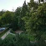 10 Am Kasinopark